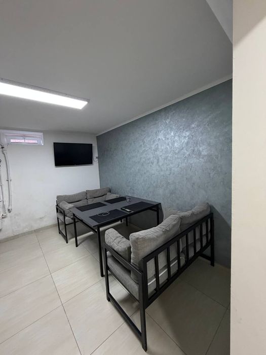 Продам 2-х  поверховий будинок в центрі міста