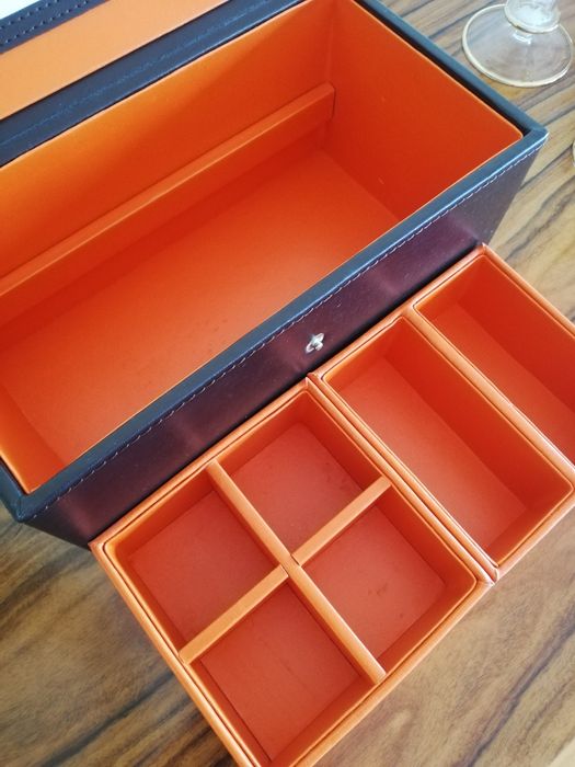 Guarda jóias em pele