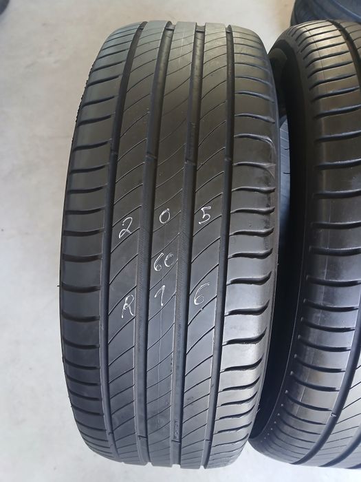 2 pneus 205 60 r16 Michelin
