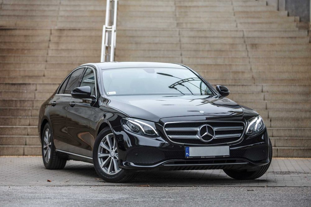 Wypożyczalnia/Wynajem Samochodów Limuzyn Mercedes Warszawa