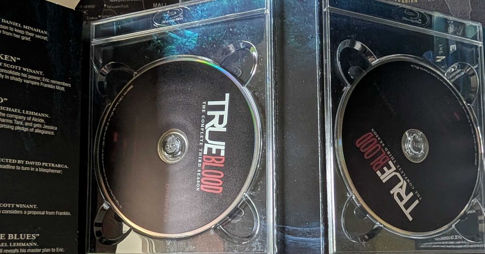 Sangue Fresco (True Blood) - Temporada 3 - Blu-ray + DVD + Cópia Digit