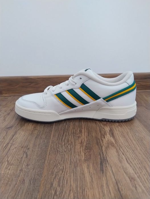 Adidas Team Court 2 STR