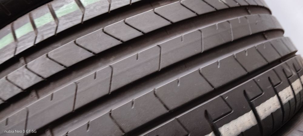 Pneus 245/40/19 semi novos