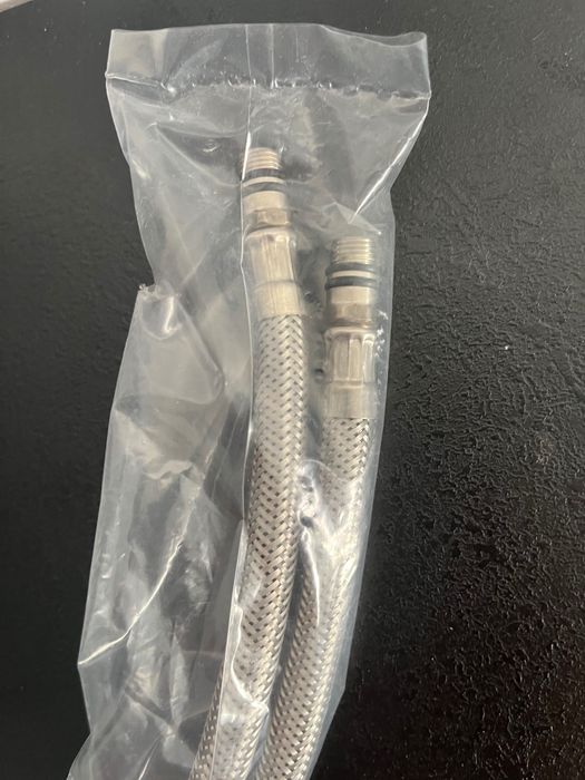 Zestaw NOWYCH wężyków do baterii kuchennej 2 sztuki