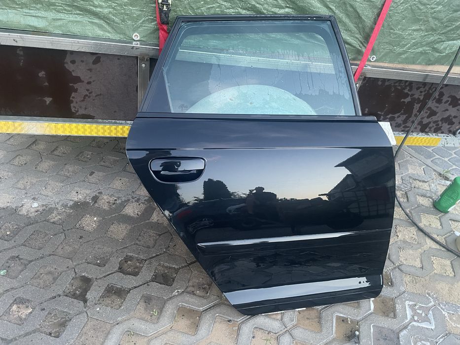 Drzwi prawy tył audi a3 8p czarne