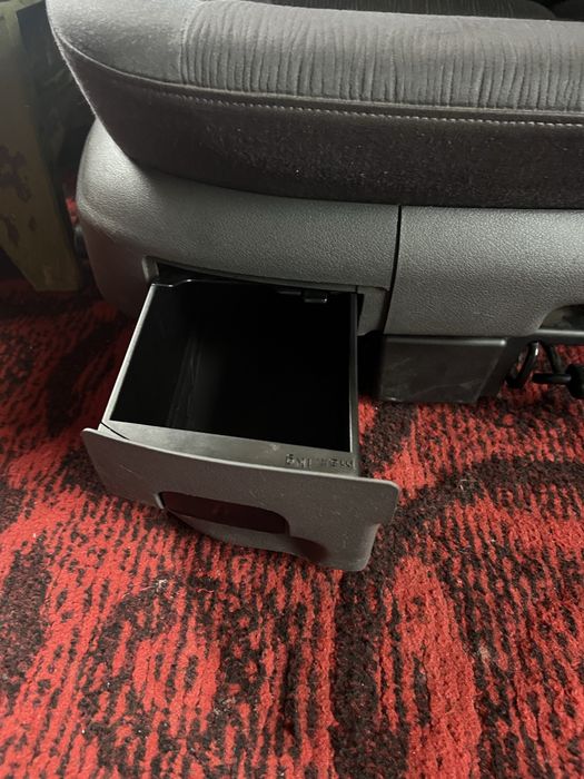 Передні сидіння audi a6c5 електро