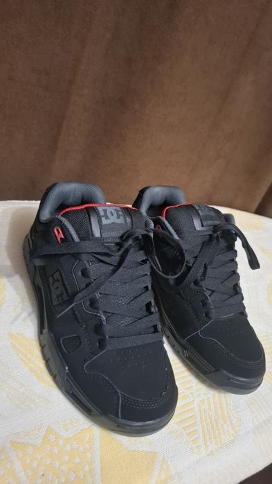 DC Shoes Stag черно-красные