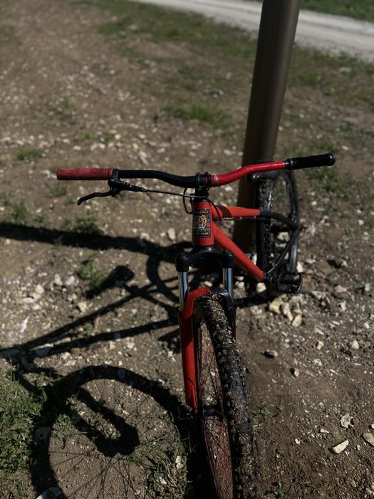 Rower dirt czerwono czarny