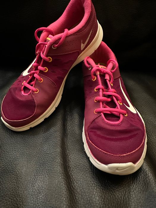 Nike Training rozm 42 Pink Athletic Shoes Lace Up Low Top Sneakers