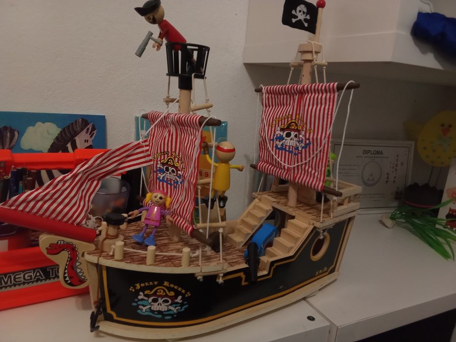 excelente prenda Natal barco pirata novo como o das fotos