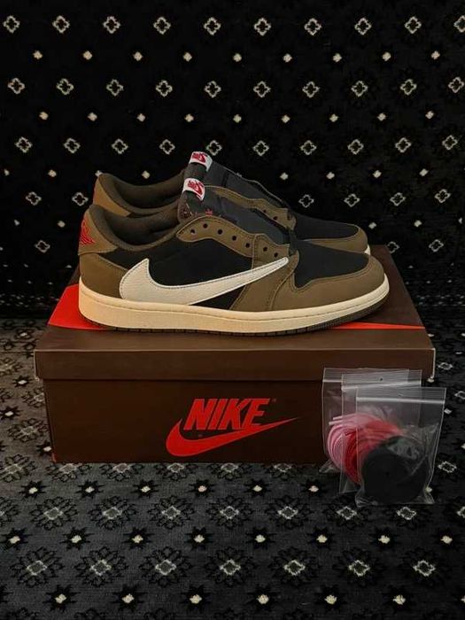 Jordan 1 Retro Low OG SP Travis Scott Mocha R.42