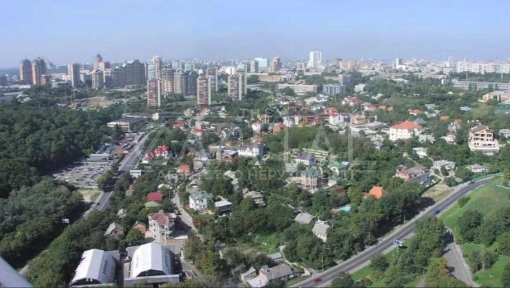 Продаж / Виробничі приміщення / 5800 м2 / Славута / вул. Острозька, 68