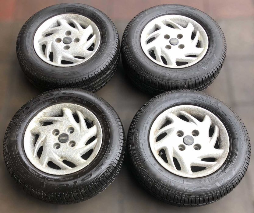 Комплект дисків 4 98 R13  ET27.5 з літніми шинами Debica  175 70 R13