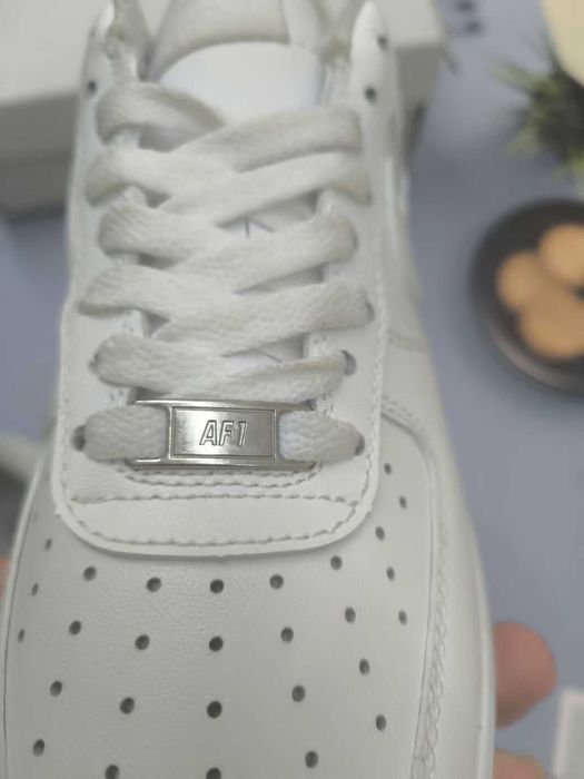 Białe trampki w rozmiarze 39