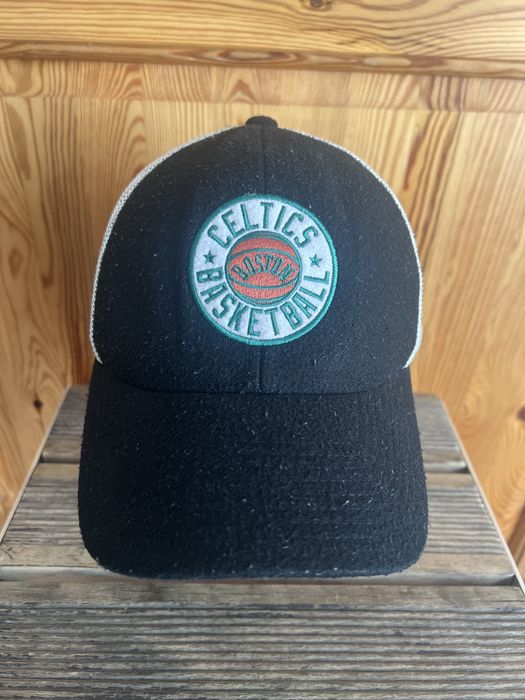Sprzedam czapkę z daszkiem firmy Mitchell & Ness NBA Boston Celtics