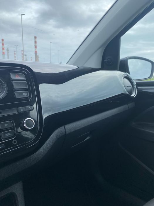 VW Up ! 1.0 Preto