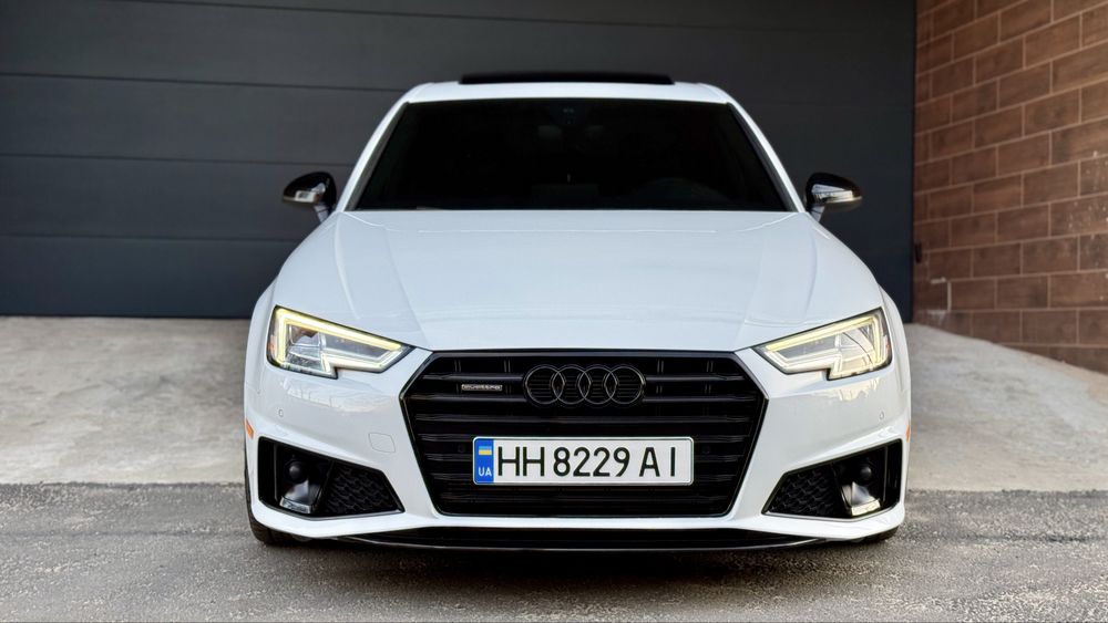 Audi A4 2019 S line Competition