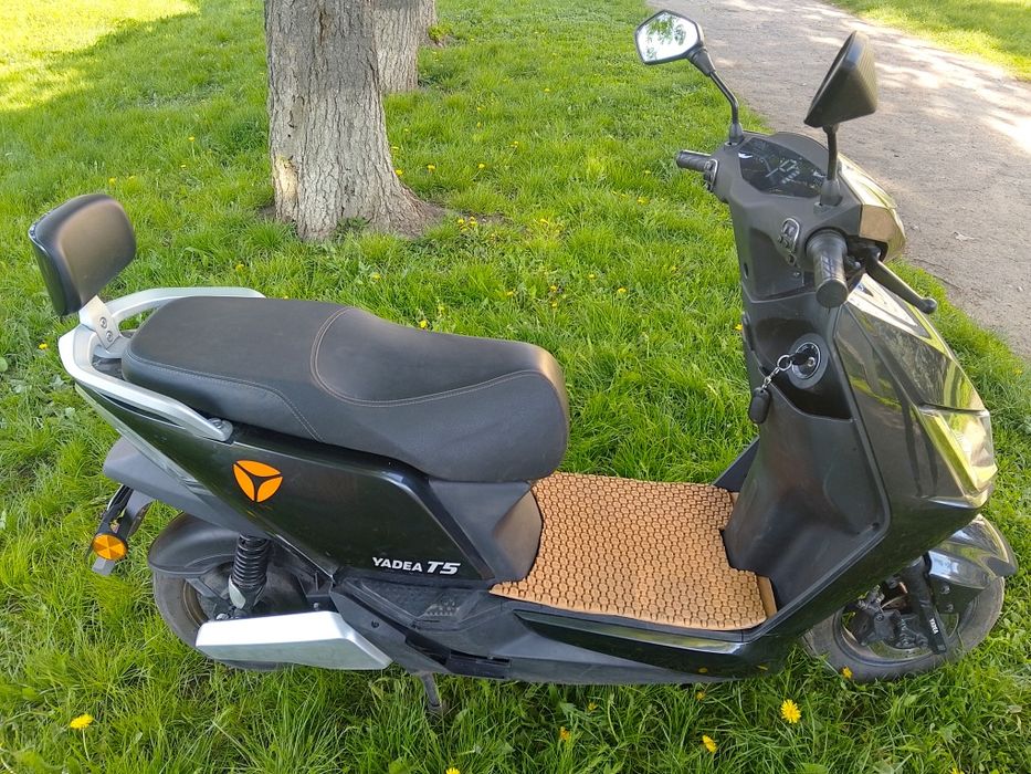 Продам електроскутер Yadea T5