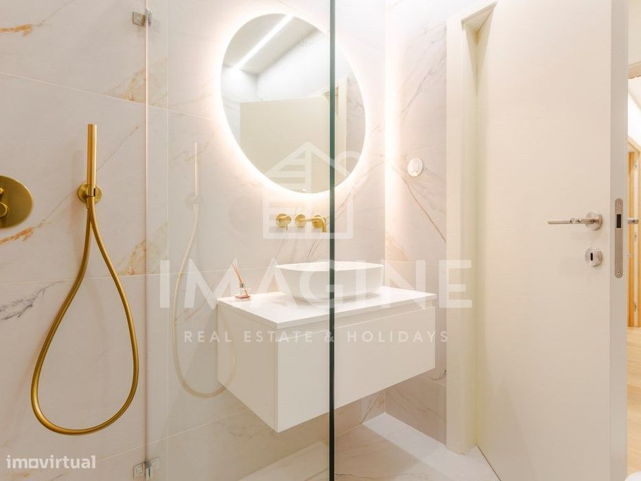 Apartamento T3 , na Avenida dos Combatentes
