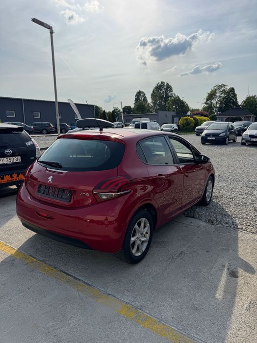 Peugeot 208.