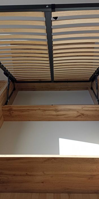 Łóżko 140x200 ze stelażem NOWE