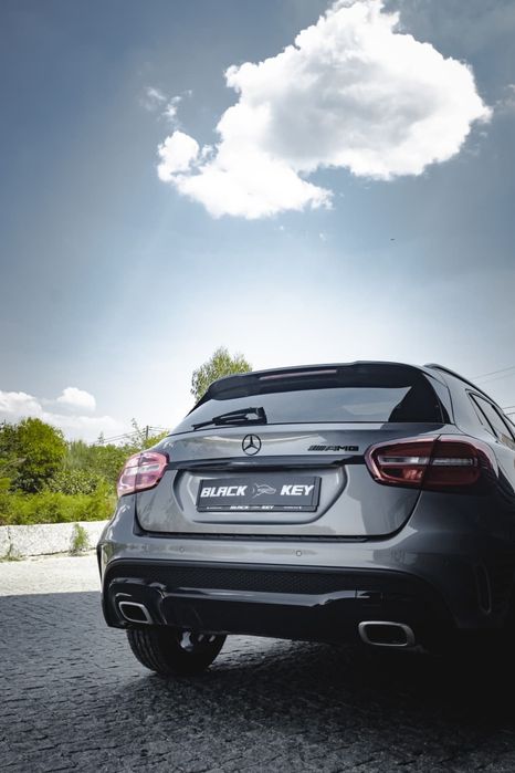 Mercedes-Benz GLA 220 d AMG  177cv (7G-DCT) SILVER MOTION