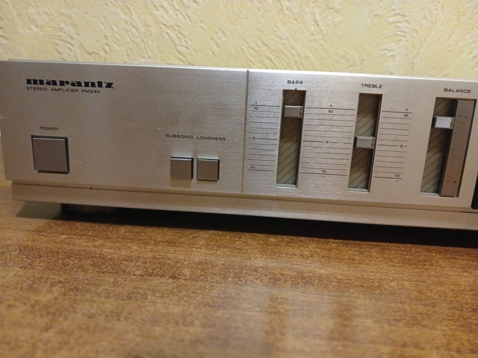 Усилитель Marantz PM 240