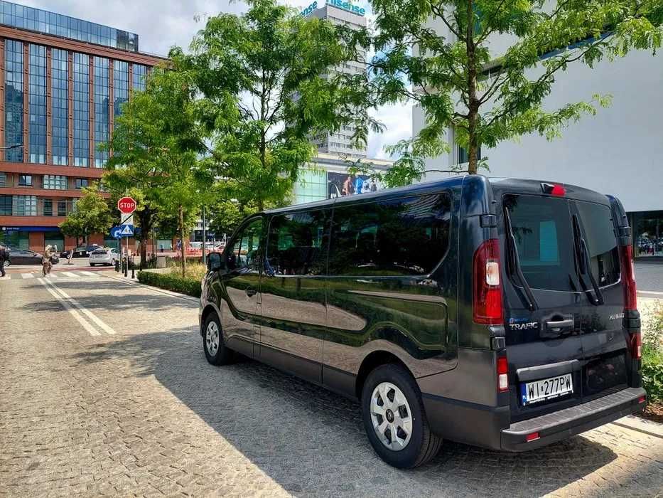 Wynajem busa 8 9 osobowego BEZ LIMITU kilometrów wypożyczalnia aut