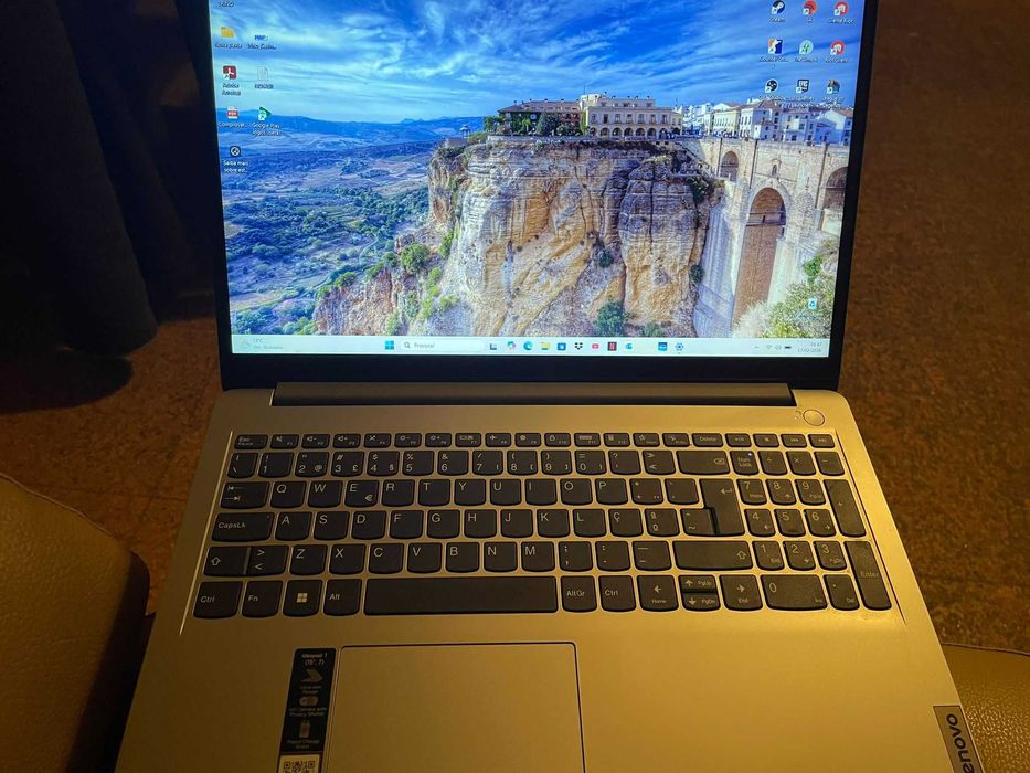 Portátil da marca Lenovo