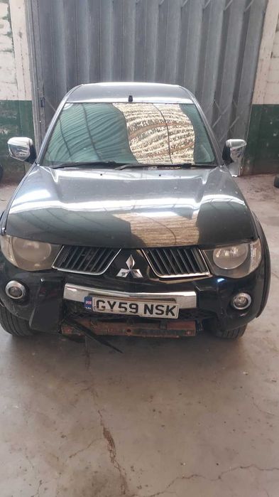 Mitsubishi  L 200 de 2009