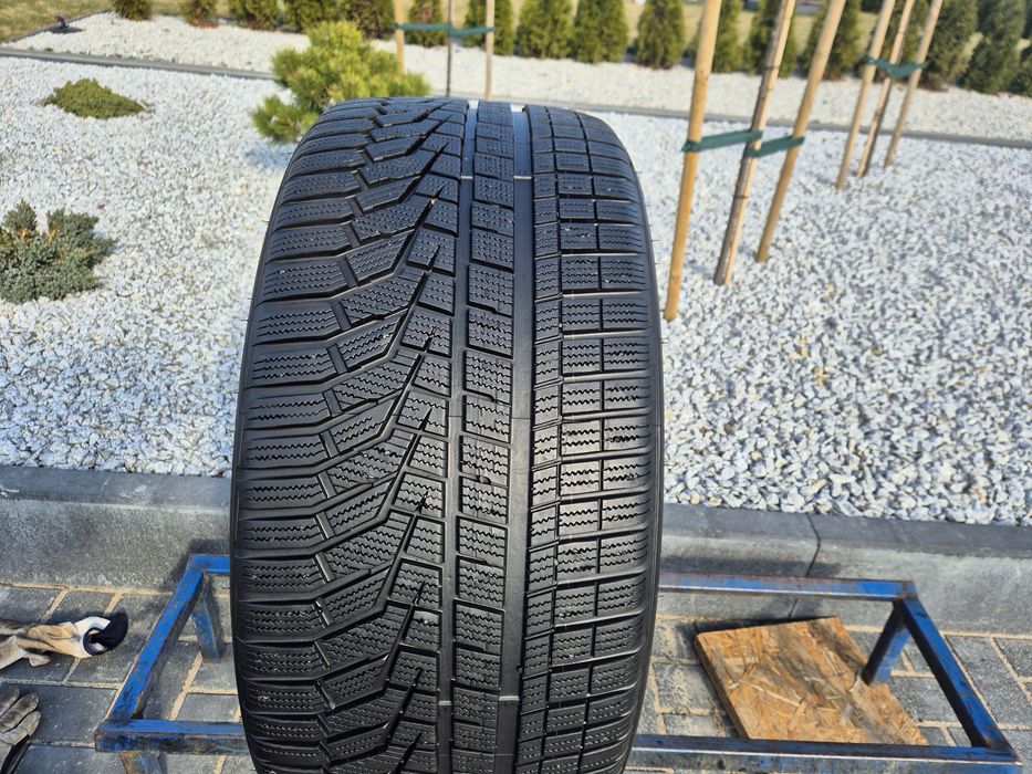 Hankook winter i'cept evo 2 Suv 295/35/23 108W rok 2025 7.5mm