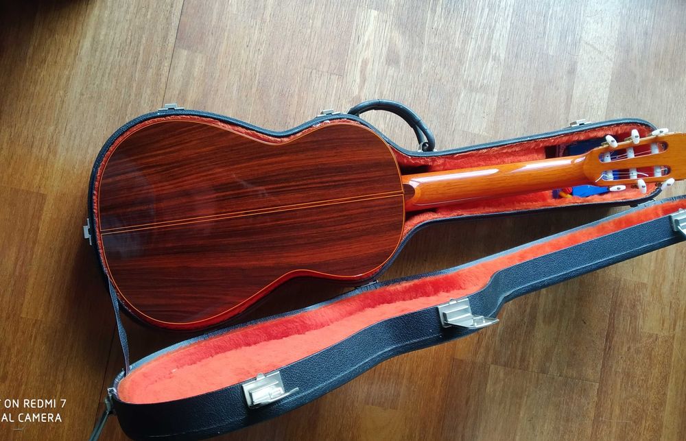 Guitarra Ramirez Profissional Romântica