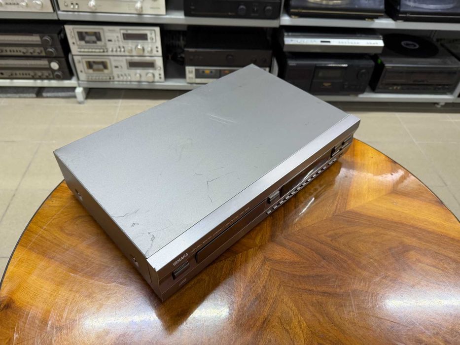 Odtwarzacz płyt CD Yamaha CDX-493 Audio Room