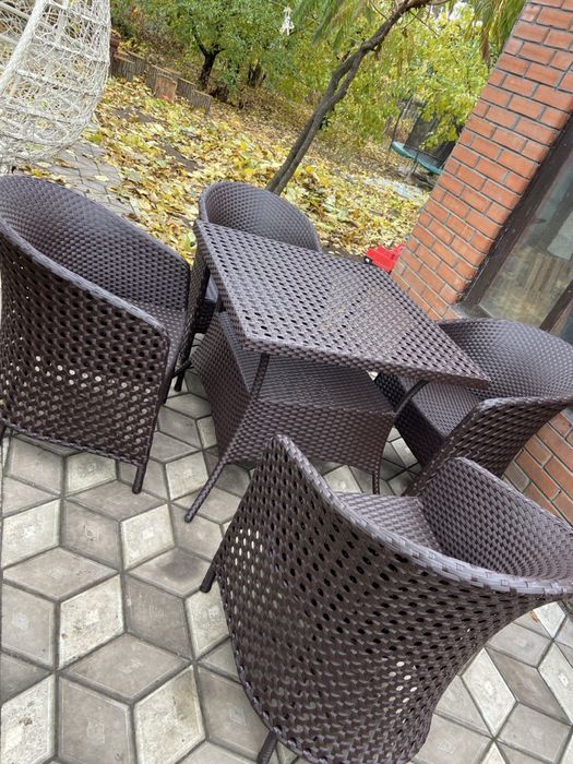 Меблі зі штучного ротангу