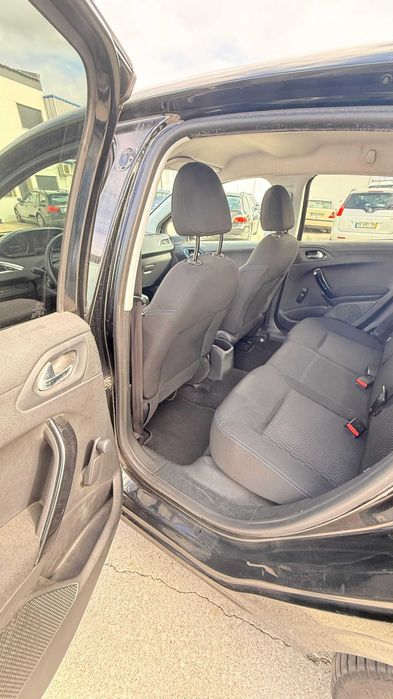 Peugeot 208 1.2 PureTech Gasolina 2018