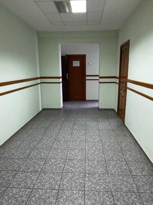 Будівля широкого використання з гарною локацією