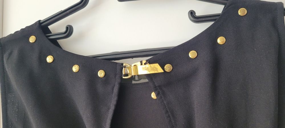 Czarna, elegancka sukienka r. M, ze złotymi dżetami