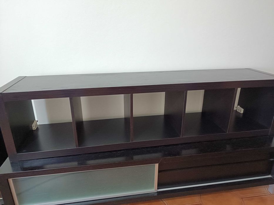 2 Moveis para sala um inferior p/TV madeira wengue superior e inferior