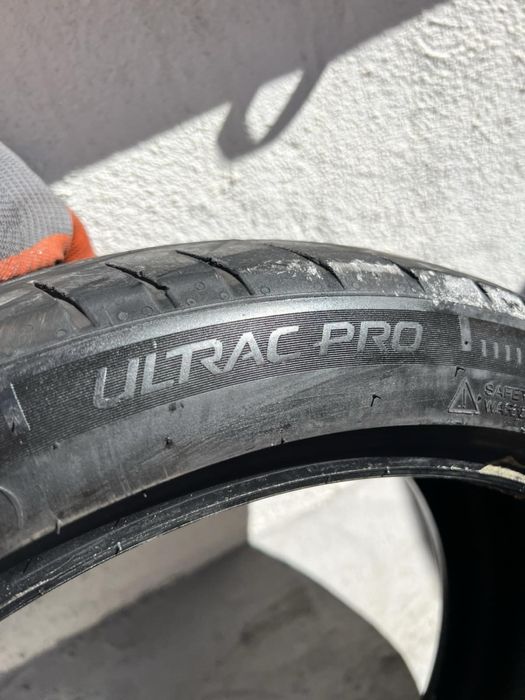 225/40/18 2 pneus