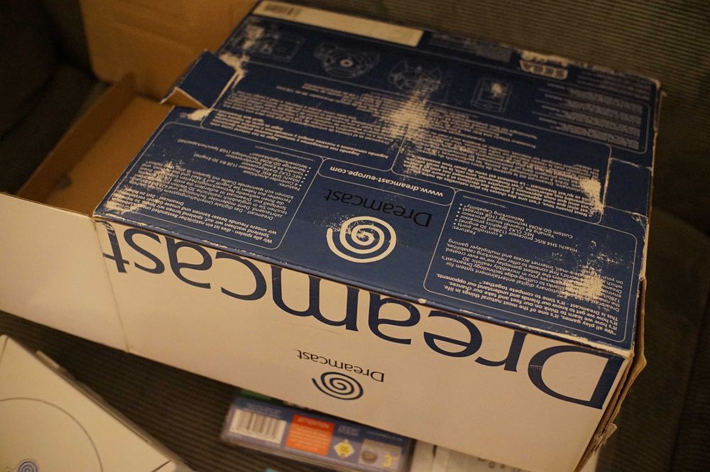 Sega Dreamcast konsola - pudełko, gra MSR, VMU, pad, kable