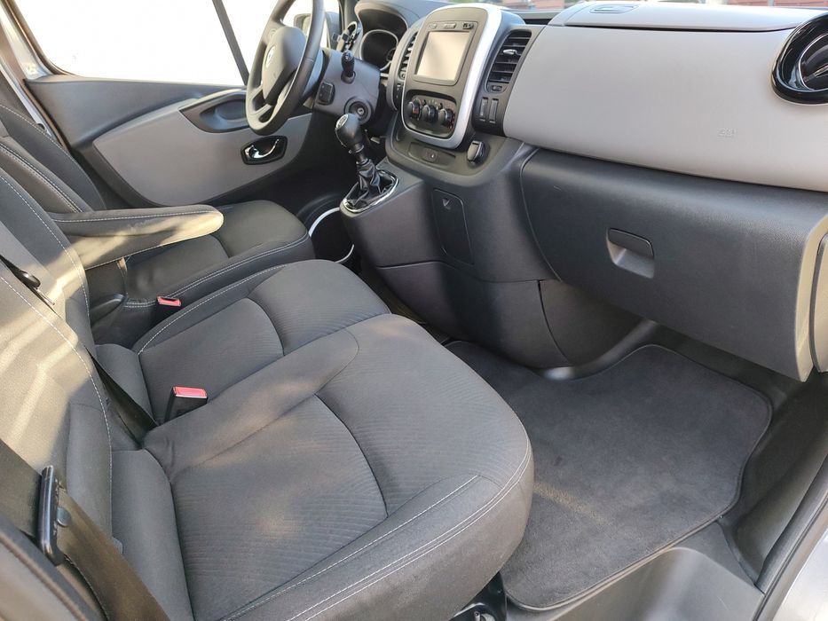 Wynajem busa 9-osobowego