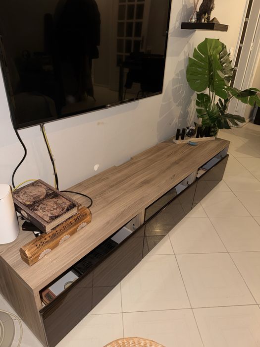 Móvel TV / Rack moderno em ótimo estado
