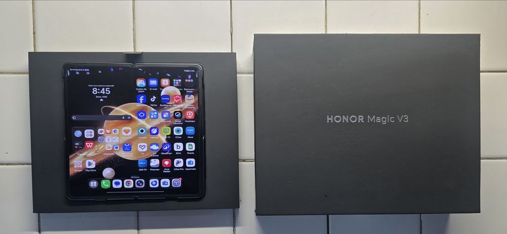 HONOR Magic V3 em excelentes condições, bem estimado. Com caixa e todos os  acessórios.