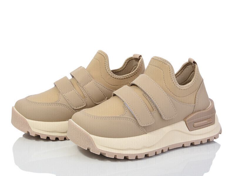 Женские кроссовки белого цвета на платформе