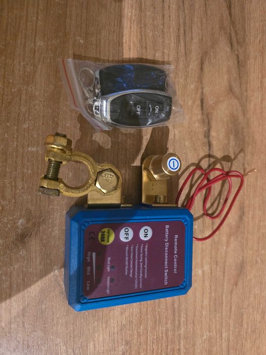 Zdalny odłącznik akumulatora