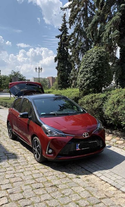 Toyota Yaris 1.5 Selection SmartTAS500 Red/Black