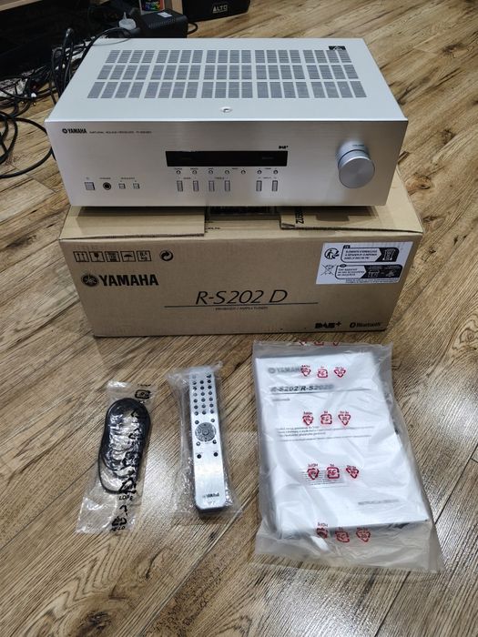Amplituner YAMAHA R-S202D wzmacniacz  bluetooth