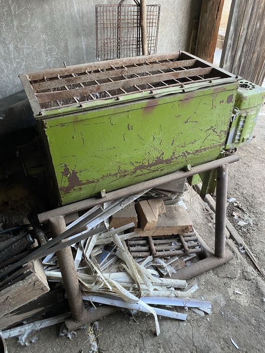 Подрібнювач кормів