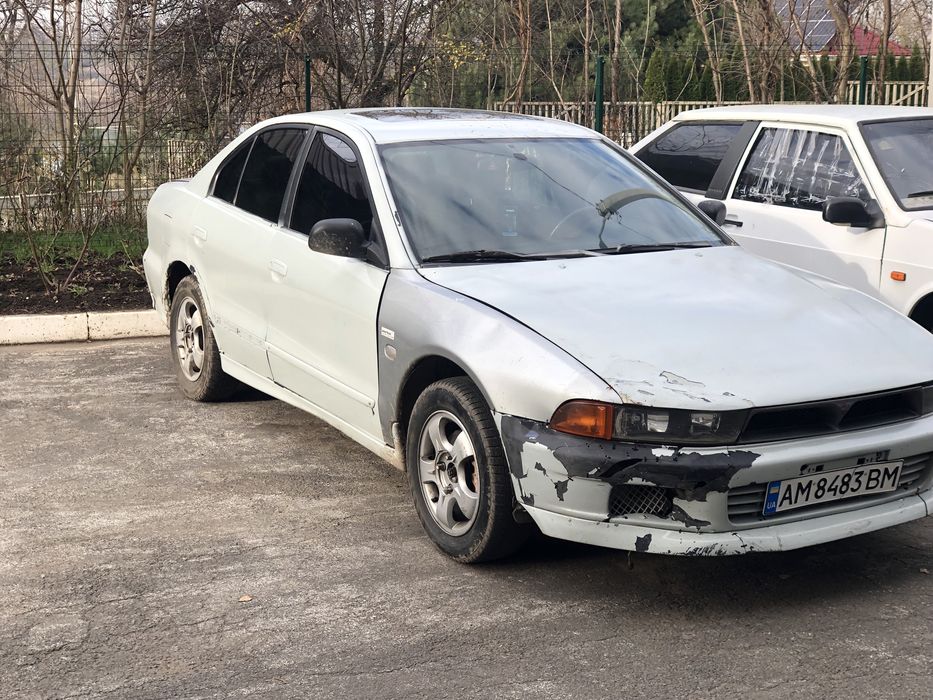 Mitsubishi Galant 8