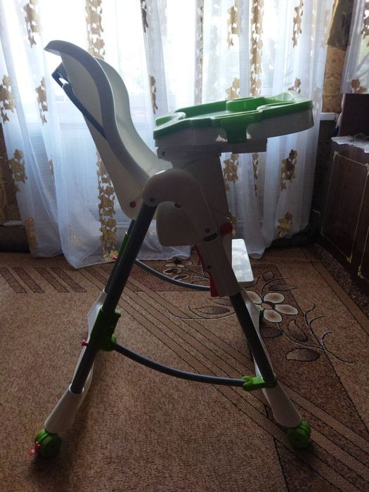 Продам стільчик для кормління